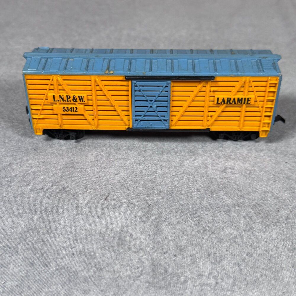 Vintage HO Scale Tyco LNP&W 40' Stock/Cattle Car #53412 (Laramie)